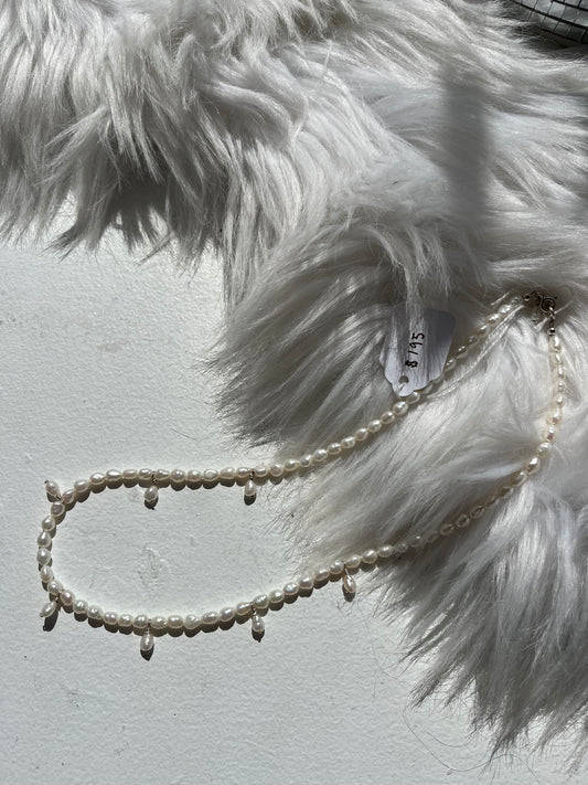 SOPHIE STRINGS PEARLS - PEARL DANGLES 17"